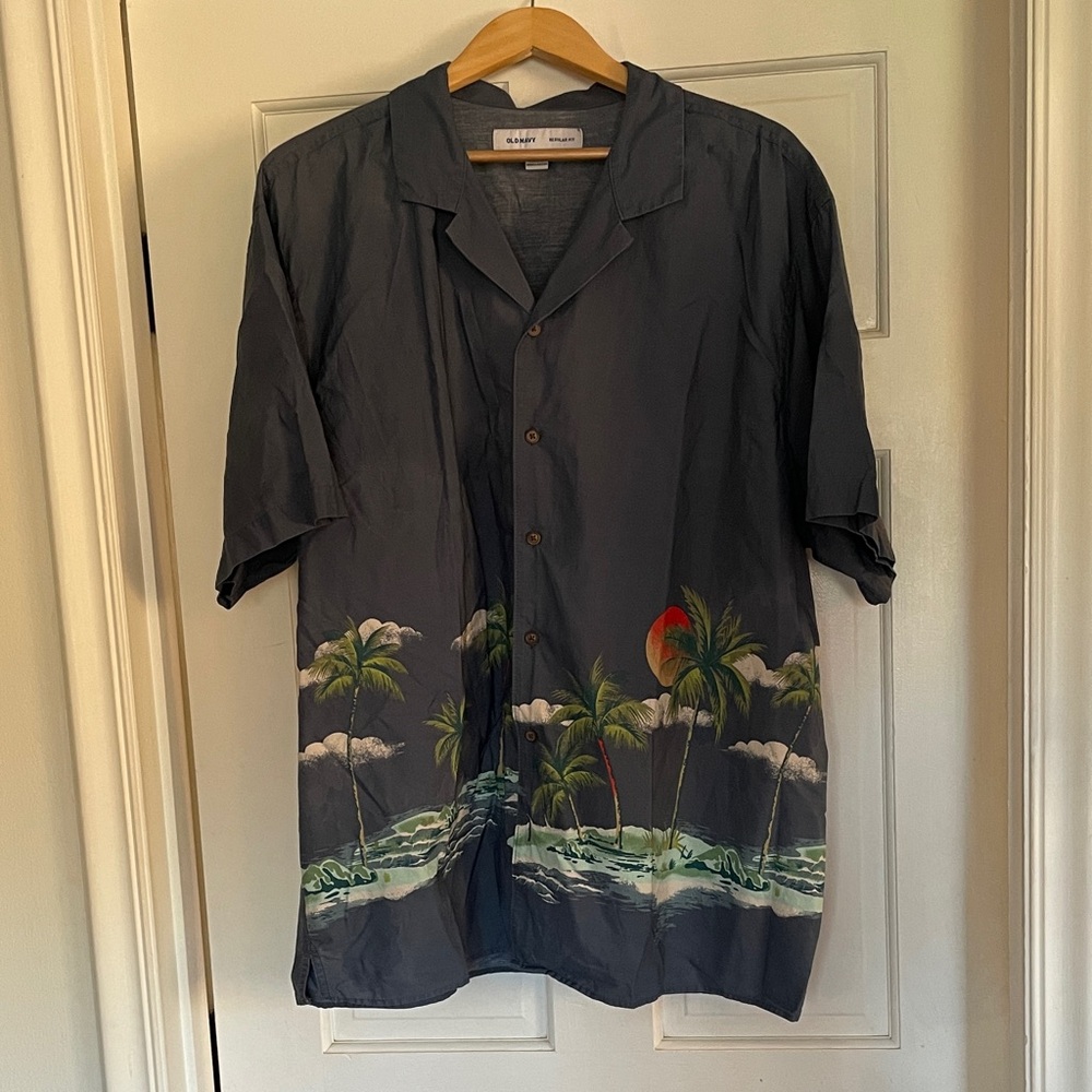 Old Navy men’s vacation button down short sleeve shirt